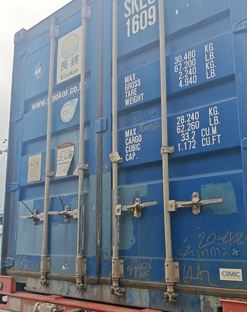 瑞振動(dòng)物疫苗白油卸貨.jpg 瑞振動(dòng)物疫苗白油卸貨.jpg