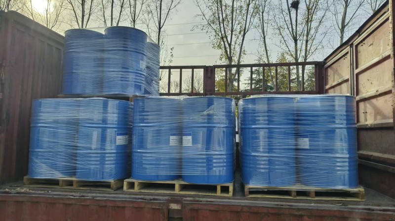 二丙二醇發(fā)貨現(xiàn)場(chǎng).jpg 二丙二醇發(fā)貨現(xiàn)場(chǎng).jpg